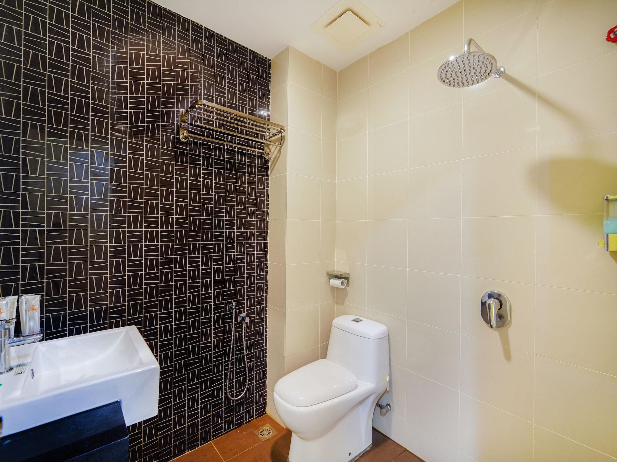 โอโย แคปิตัล โอ 89685 อัตตา โฮเต็ล บูกิต เมอร์ตาจัม Hotel ภายนอก รูปภาพ