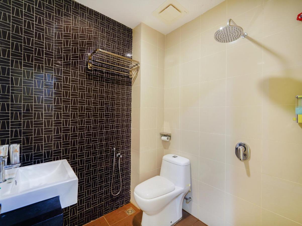 โอโย แคปิตัล โอ 89685 อัตตา โฮเต็ล บูกิต เมอร์ตาจัม Hotel ภายนอก รูปภาพ